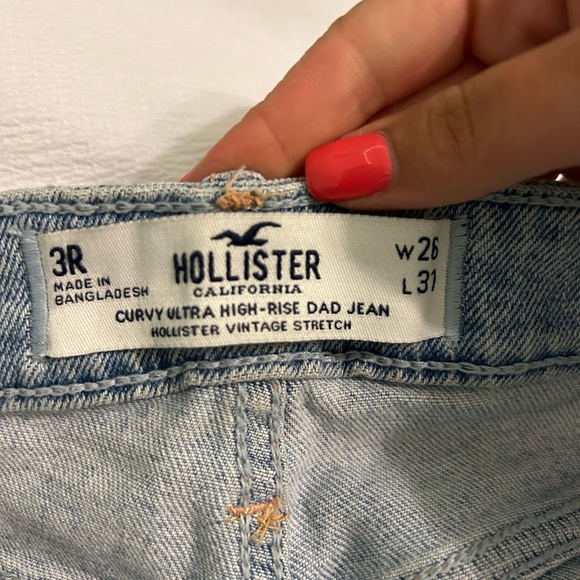 Hollister Curvy Ultra High-Rise Dad Jean - Picture 2 of 3